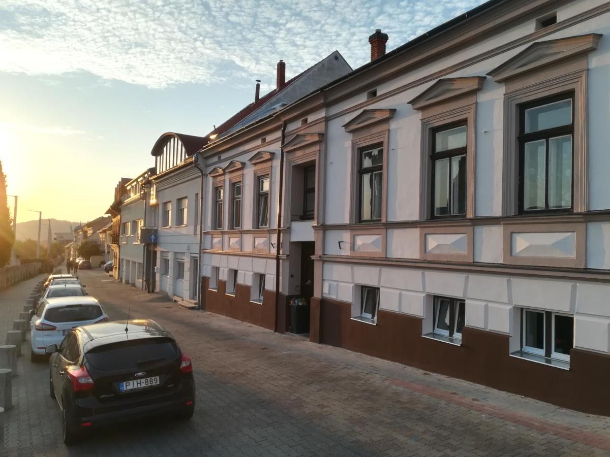 Aradi Apartman Pecs Exterior photo